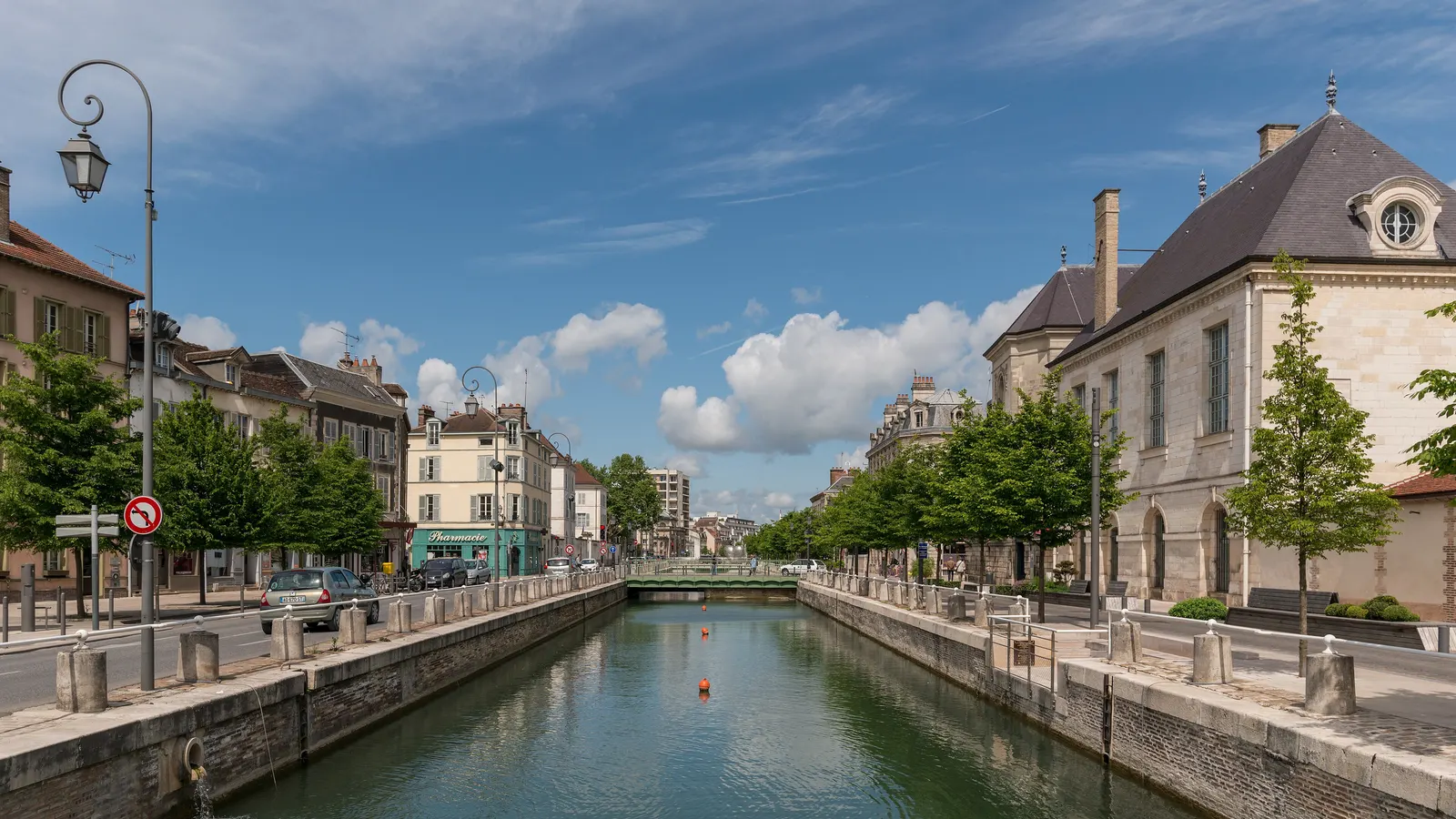 Le canal du Trévois, à Troyes