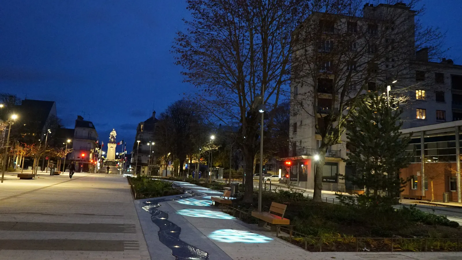 L'esplanade de la gare de Troyes